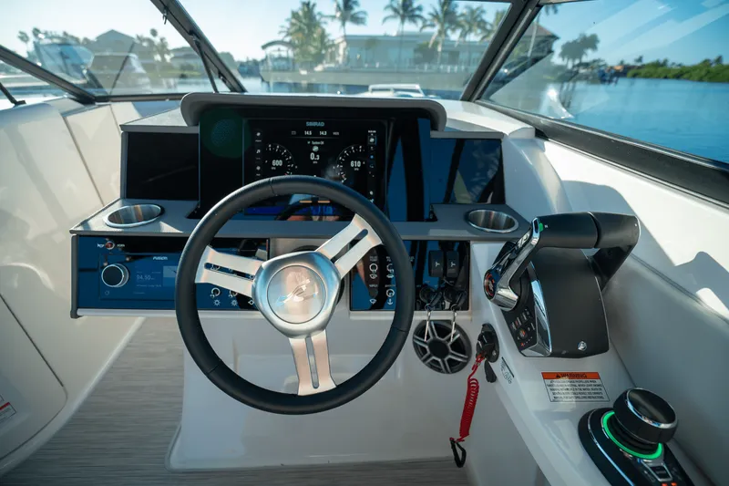 Slide: The Image of Sea Ray SDX 290 Outboard 2026 - 14