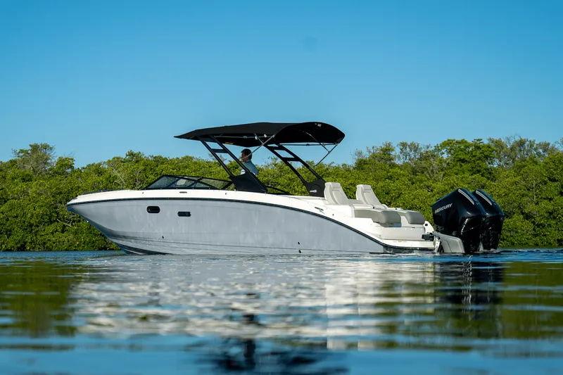 Slide: The Image of Sea Ray SDX 290 Outboard 2026 - 23