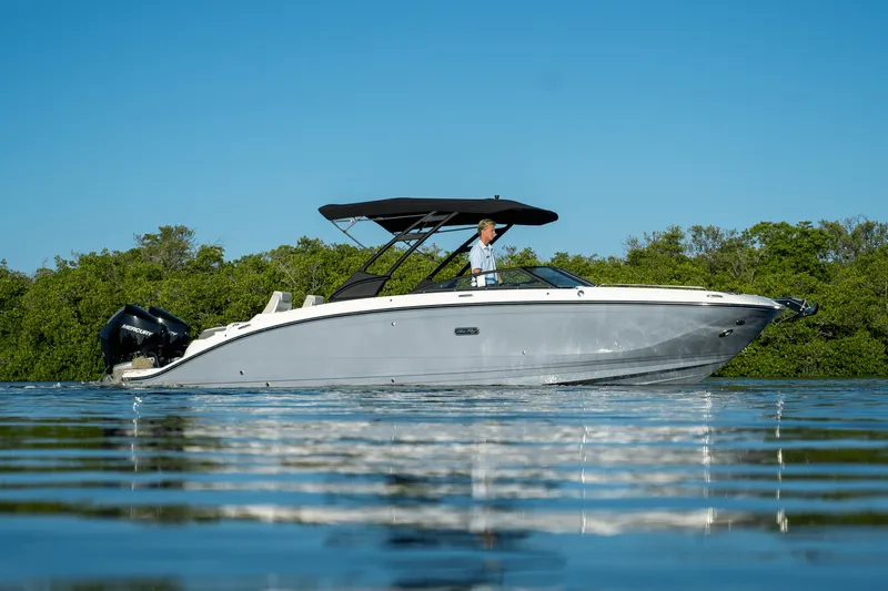 Slide: The Image of Sea Ray SDX 290 Outboard 2026 - 31