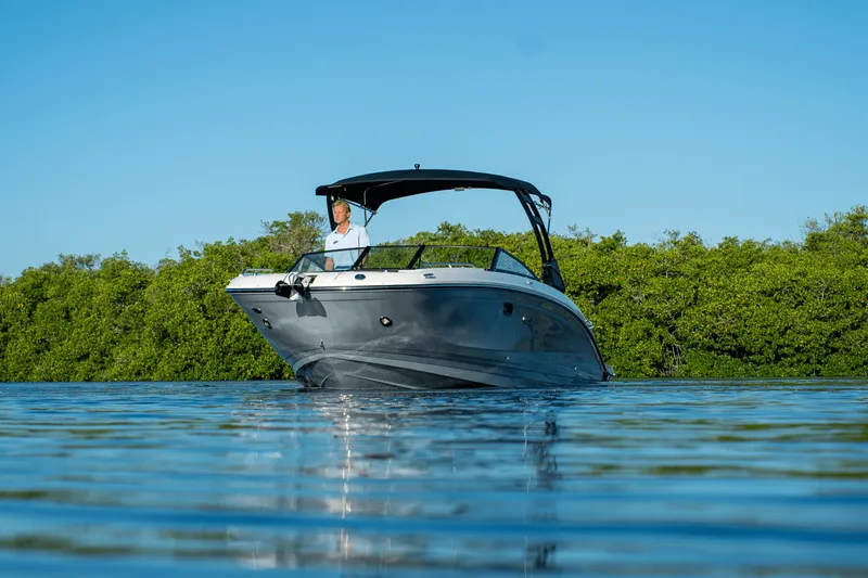 Slide: The Image of Sea Ray SDX 290 Outboard 2026 - 35