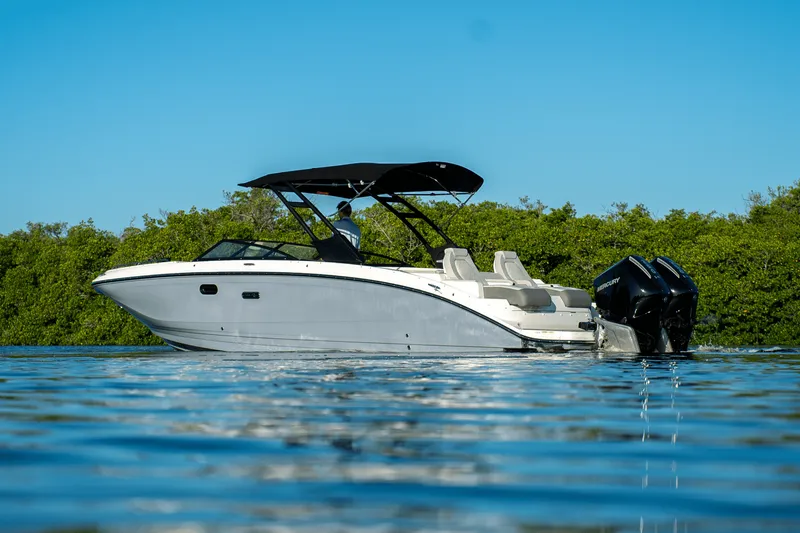 Slide: The Image of Sea Ray SDX 290 Outboard 2026 - 39