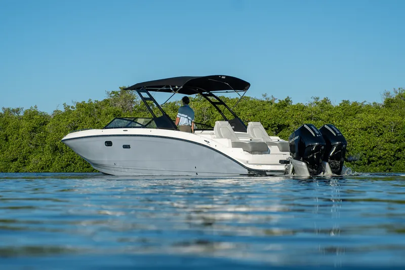 Slide: The Image of Sea Ray SDX 290 Outboard 2026 - 40