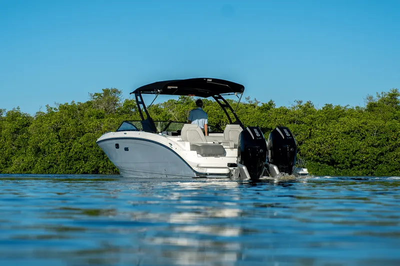 Slide: The Image of Sea Ray SDX 290 Outboard 2026 - 42
