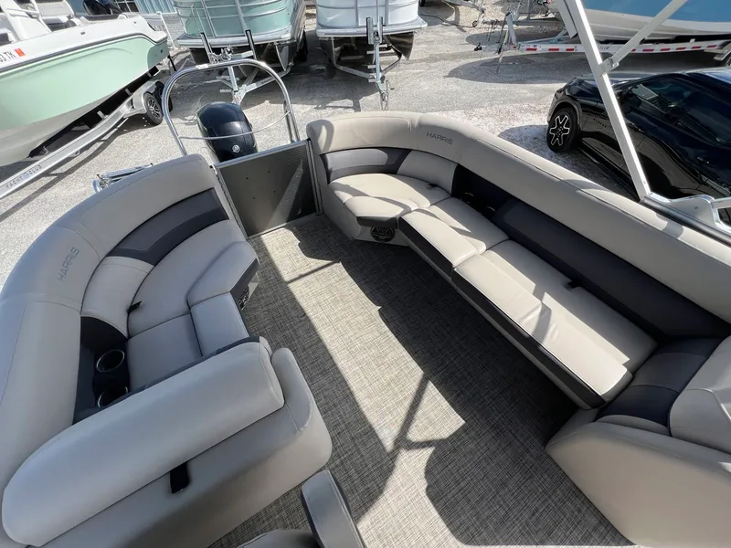 Slide: The Image of Harris 230 Cruiser 2023 - 10