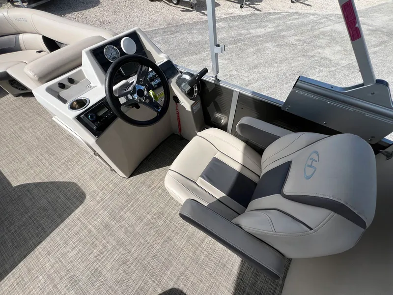 Slide: The Image of Harris 230 Cruiser 2023 - 12