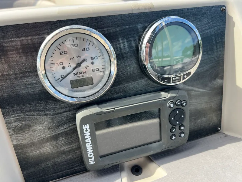 Slide: The Image of Harris 230 Cruiser 2023 - 14