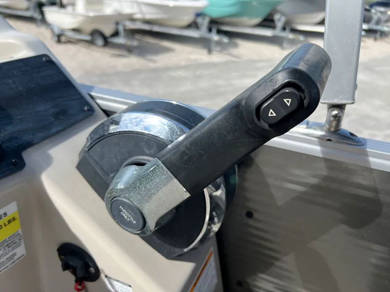 Slide: The Image of Harris 230 Cruiser 2023 - 15