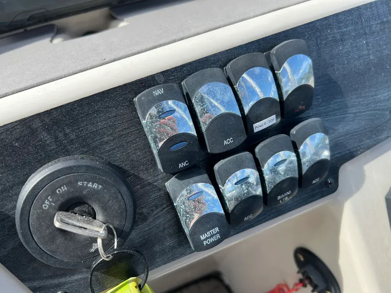 Slide: The Image of Harris 230 Cruiser 2023 - 16