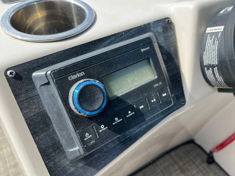 Slide: The Image of Harris 230 Cruiser 2023 - 17