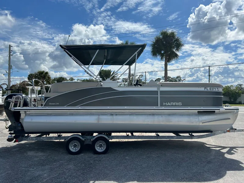 Slide: The Image of Harris 230 Cruiser 2023 - 7