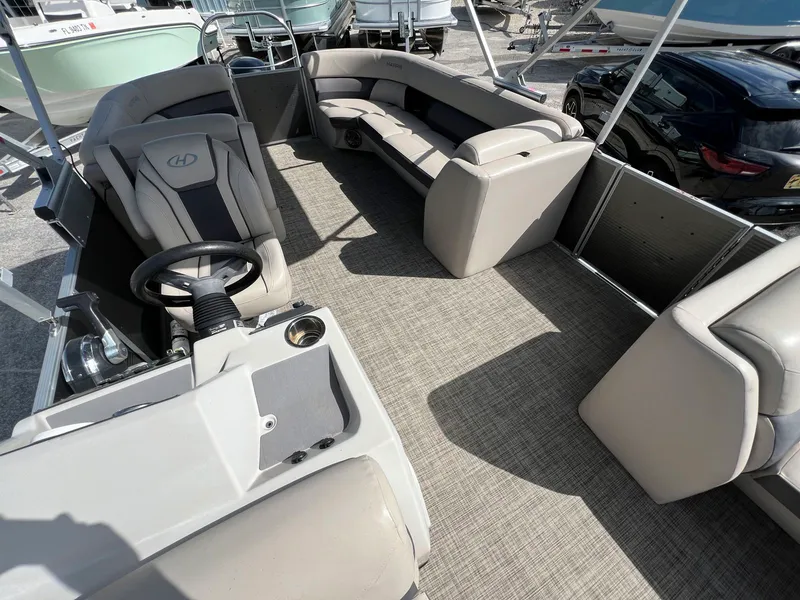 Slide: The Image of Harris 230 Cruiser 2023 - 9