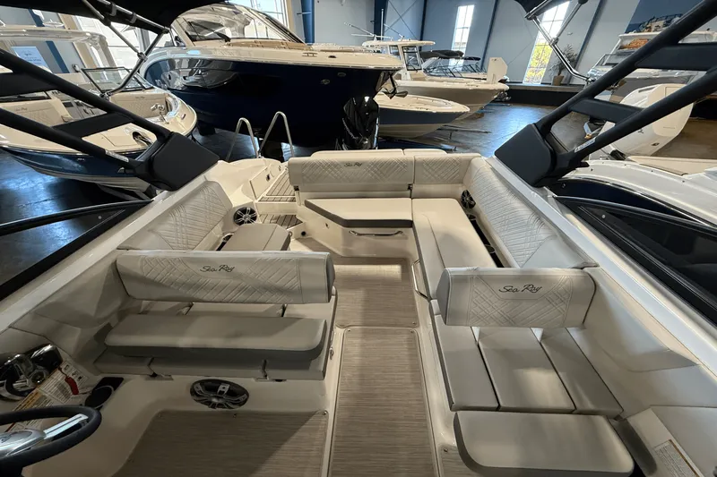 Slide: The Image of Sea Ray SDX 250 Outboard 2026 - 12