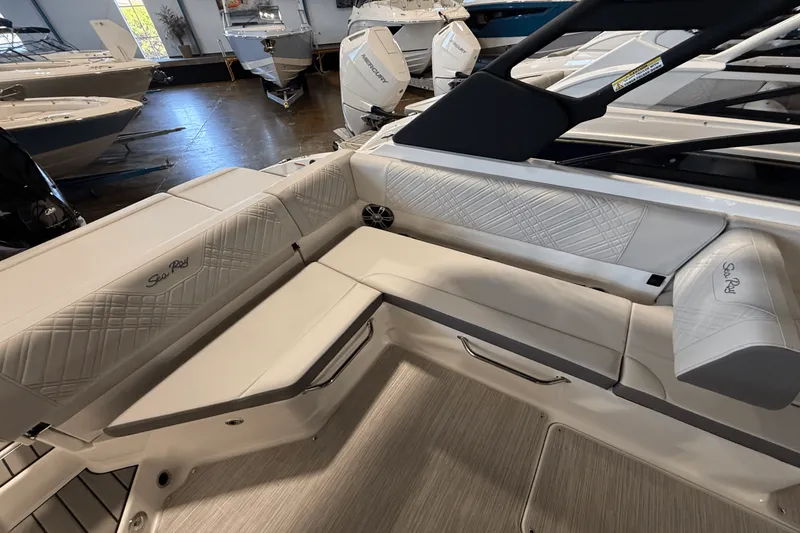 Slide: The Image of Sea Ray SDX 250 Outboard 2026 - 14