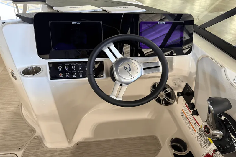 Slide: The Image of Sea Ray SDX 250 Outboard 2026 - 17