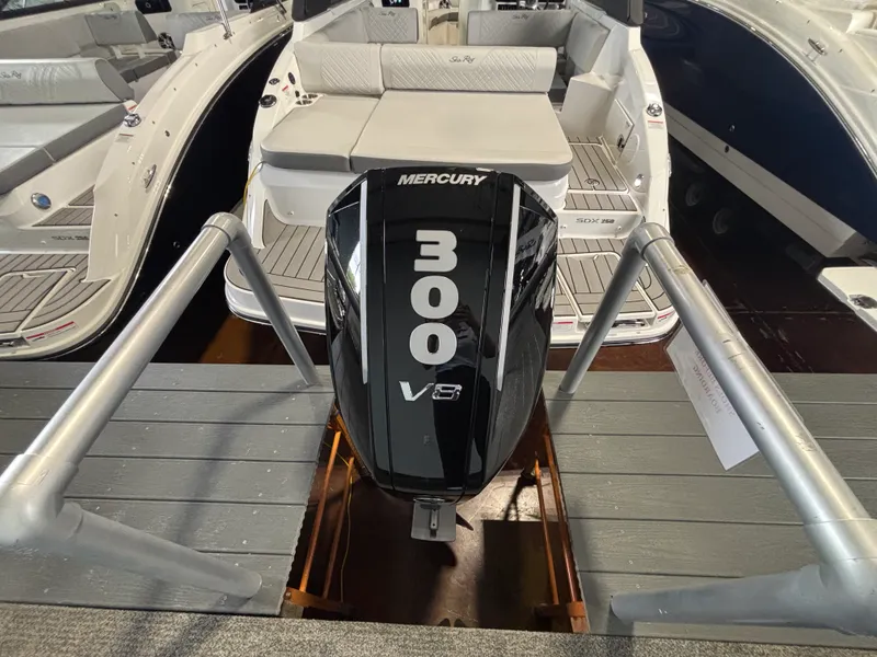Slide: The Image of Sea Ray SDX 250 Outboard 2026 - 2
