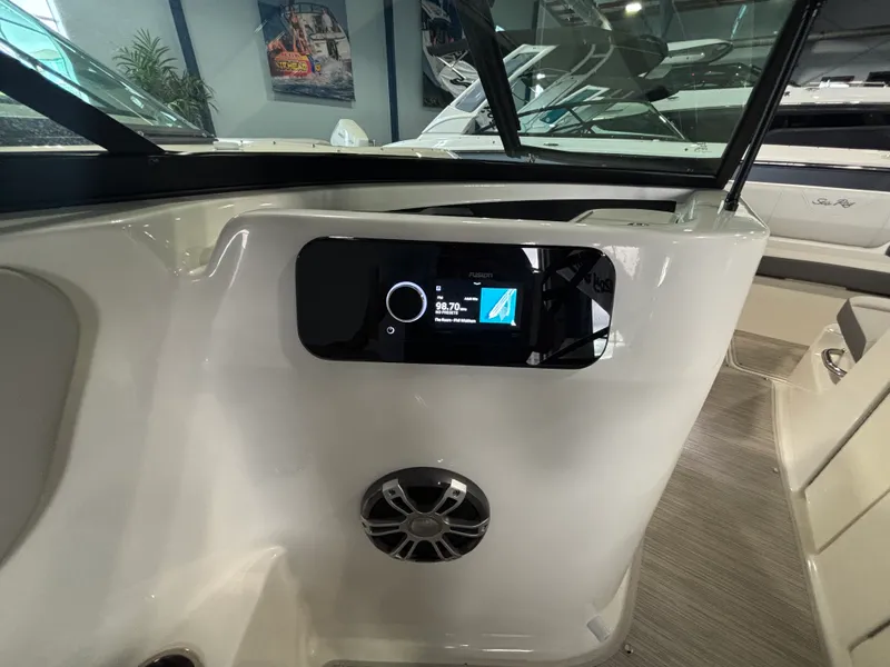 Slide: The Image of Sea Ray SDX 250 Outboard 2026 - 20