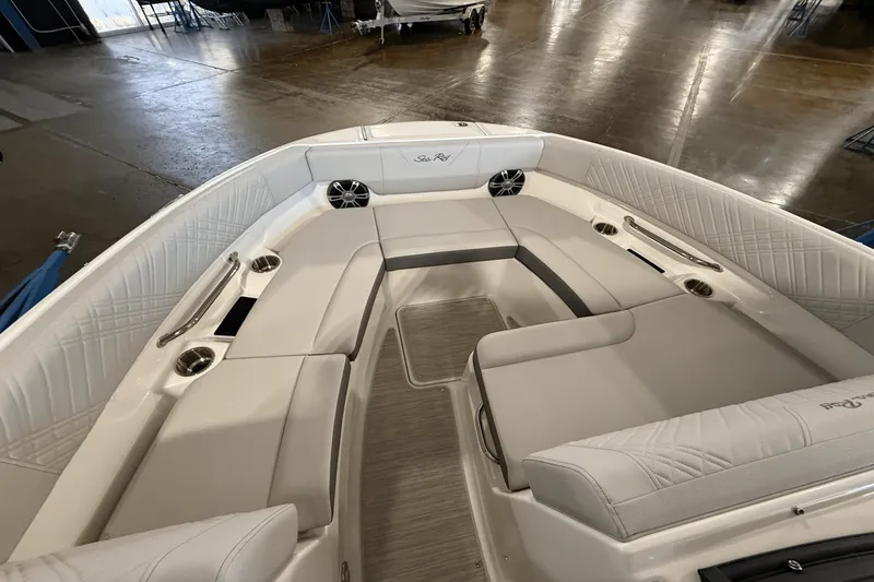 Slide: The Image of Sea Ray SDX 250 Outboard 2026 - 22