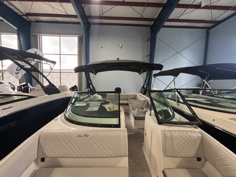 Slide: The Image of Sea Ray SDX 250 Outboard 2026 - 31