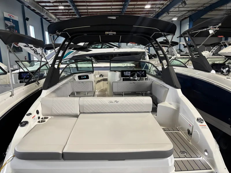 Slide: The Image of Sea Ray SDX 250 Outboard 2026 - 6