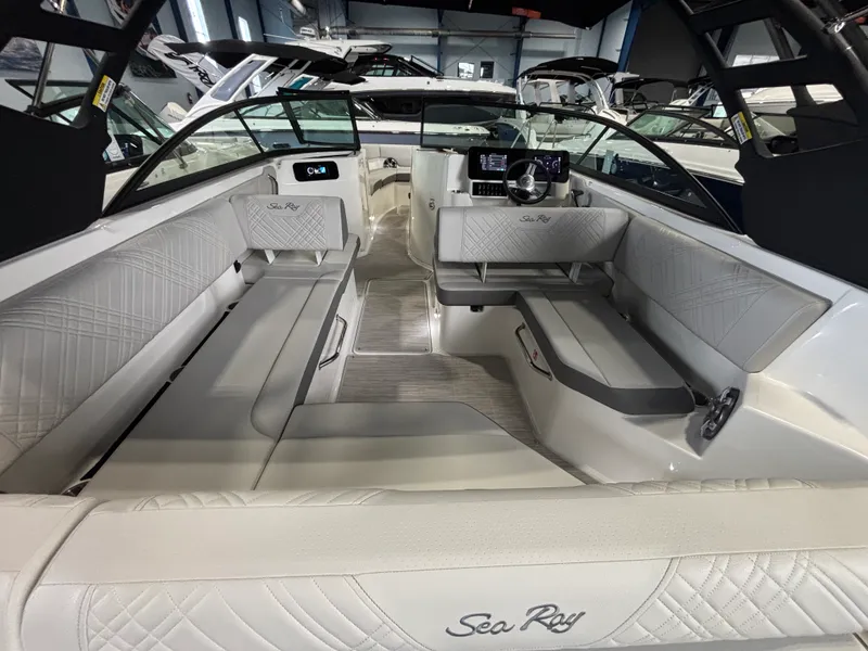 Slide: The Image of Sea Ray SDX 250 Outboard 2026 - 9