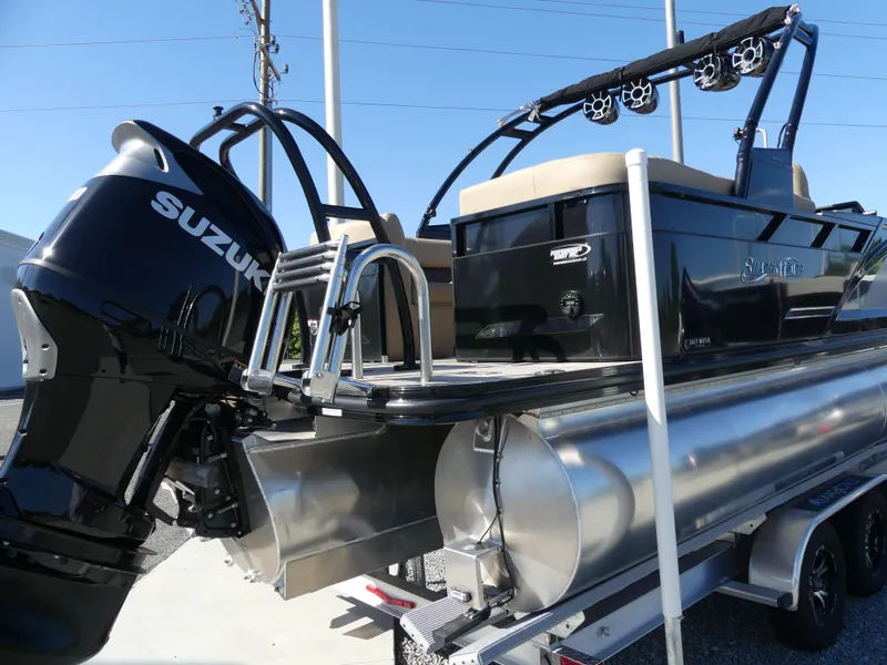 Slide: The Image of 2023 Silver Wave 2610 CLS SW7 pontoon boat with Suzuki outboard motor. - 4