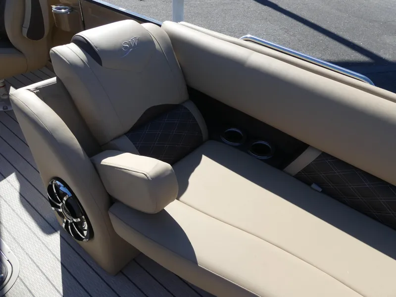 Slide: The Image of 2023 Silver Wave 2610 CLS SW7 boat with luxurious beige seating. - 8