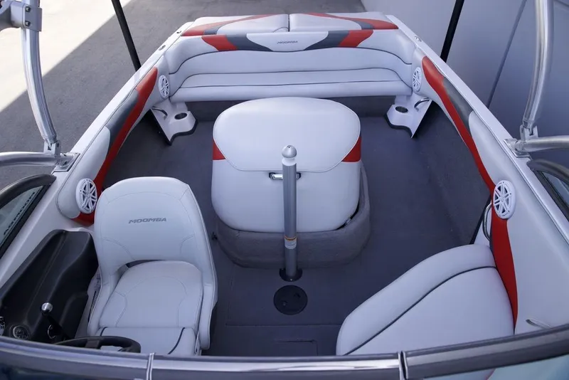 Slide: The Image of Moomba Boats MOBIUS 2009 - 18