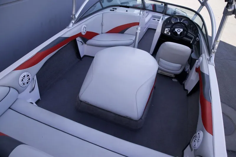 Slide: The Image of Moomba Boats MOBIUS 2009 - 12