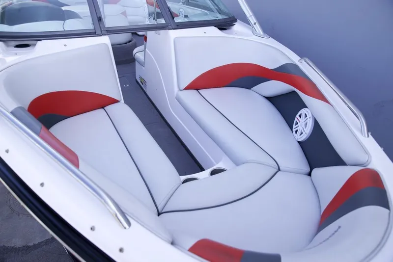 Slide: The Image of Moomba Boats MOBIUS 2009 - 8