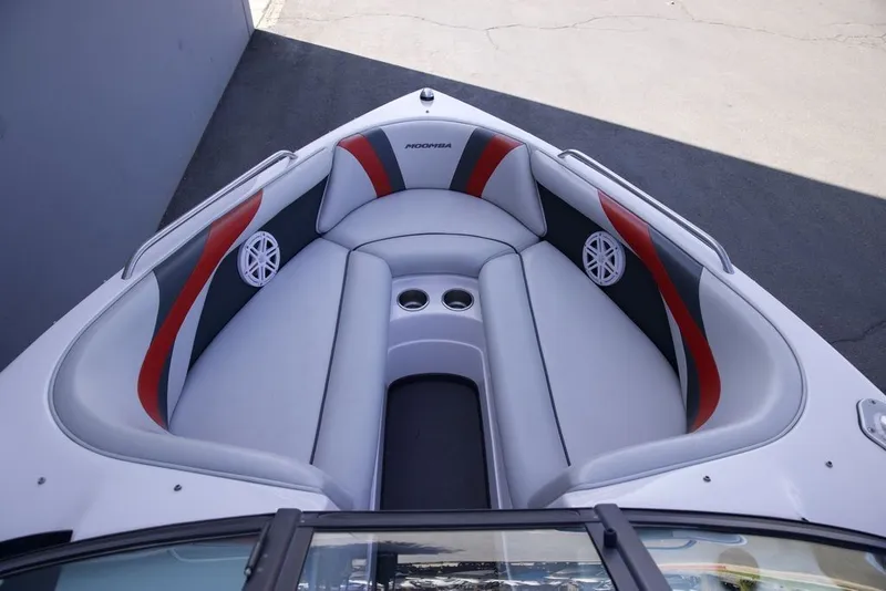 Slide: The Image of Moomba Boats MOBIUS 2009 - 16
