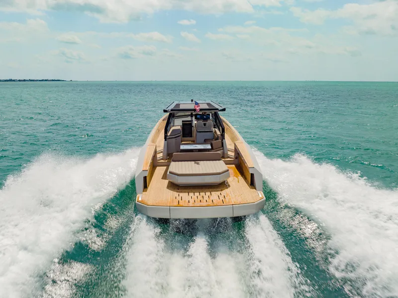 Slide: The Image of 2024 Evo Yachts R4 WA cruising on open water. - 20