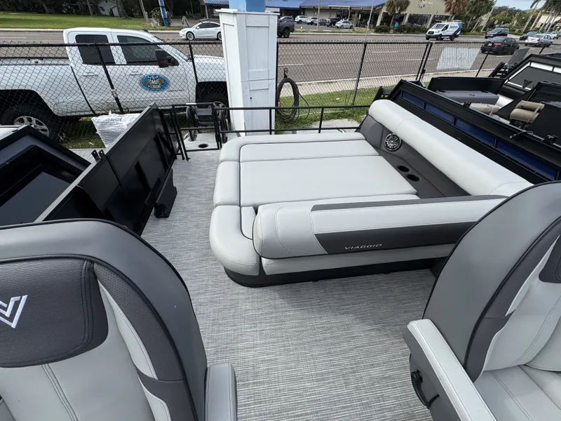 Slide: The Image of Viaggio V22D 2027 - 4