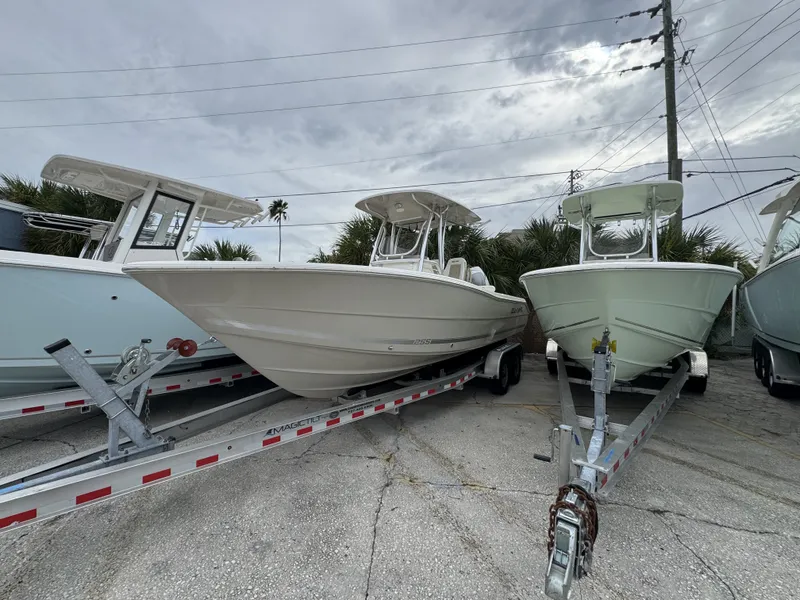 The Image of Bulls Bay 255 CC 2027 - 0