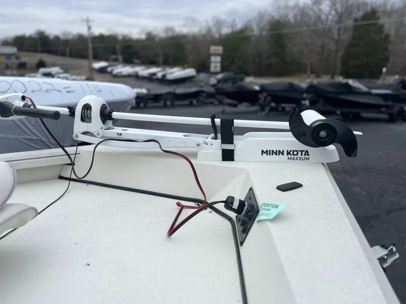 Slide: The Image of 2023 Ranger RB190 boat with Minn Kota Maxxum trolling motor. - 8