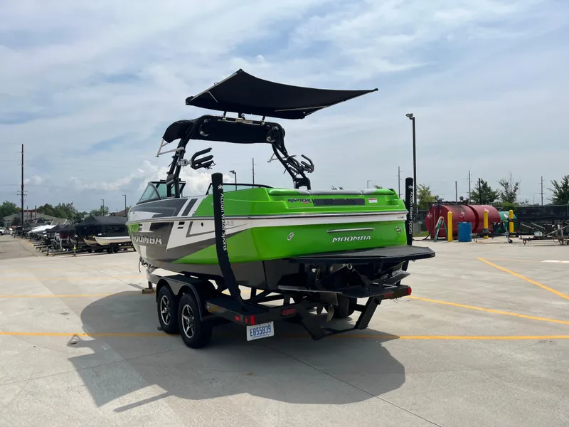 Slide: The Image of Moomba Craz 2016 - 11