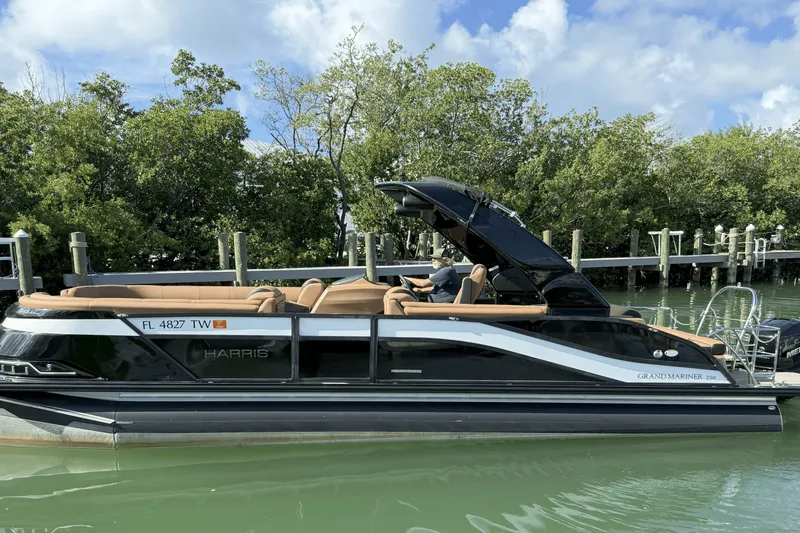 Slide: The Image of Harris GRAND MARINER 250 2022 - 16