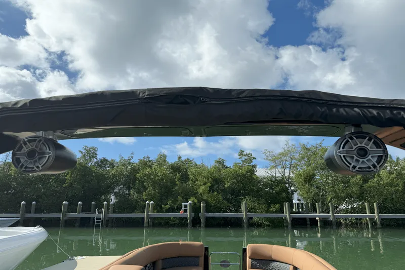 Slide: The Image of Harris GRAND MARINER 250 2022 - 24