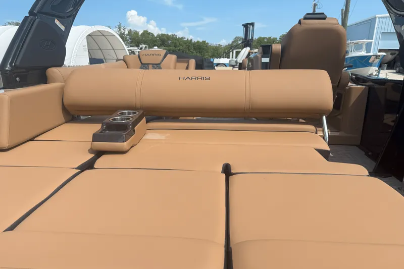 Slide: The Image of Harris GRAND MARINER 250 2022 - 26