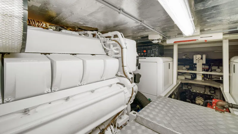 Slide: The Image of Sunseeker Predator 108 2007 - 53