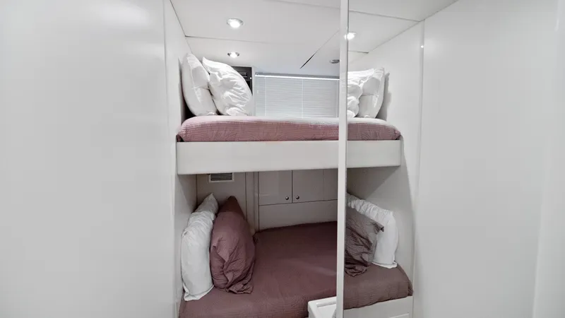 Slide: The Image of Sunseeker Predator 108 2007 - 54