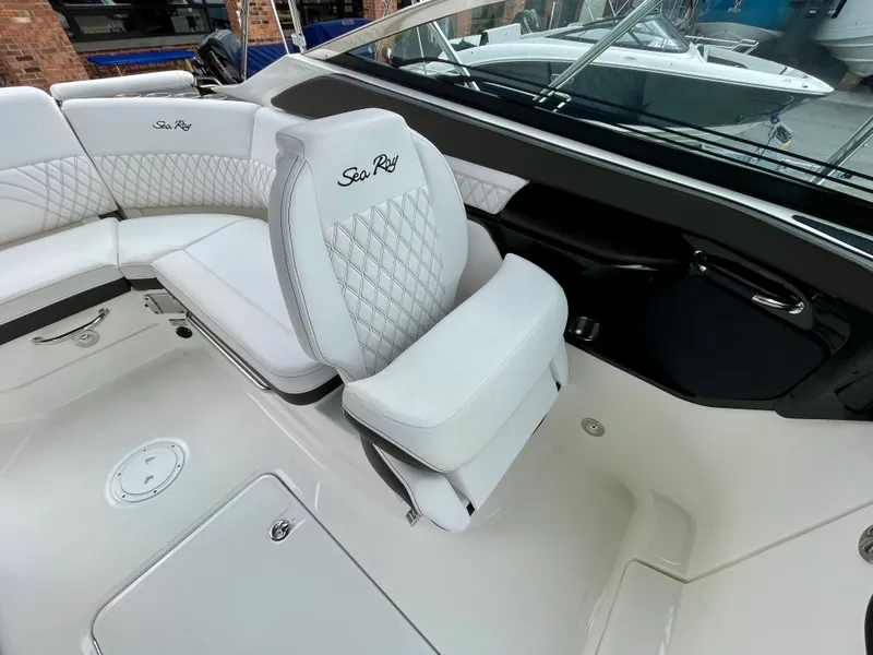 Slide: The Image of Sea Ray 260SLX-OB 2023 - 11