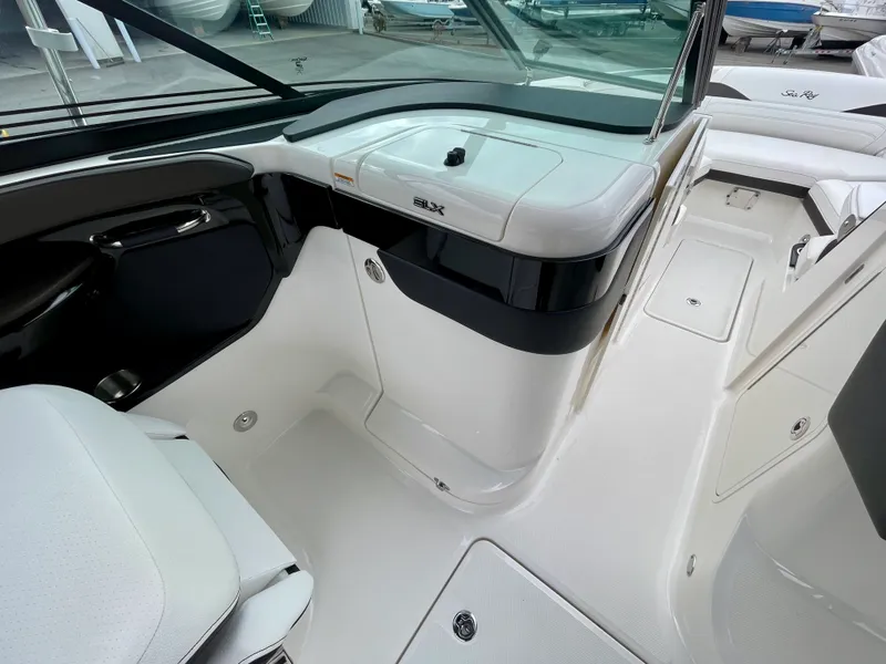 Slide: The Image of Sea Ray 260SLX-OB 2023 - 12