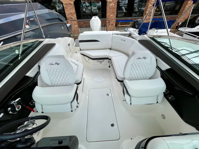 Slide: The Image of Sea Ray 260SLX-OB 2023 - 14