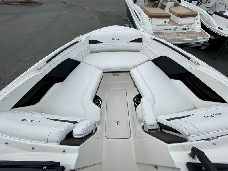 Slide: The Image of Sea Ray 260SLX-OB 2023 - 15