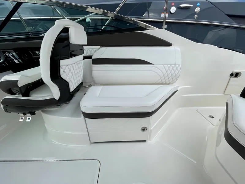 Slide: The Image of Sea Ray 260SLX-OB 2023 - 5