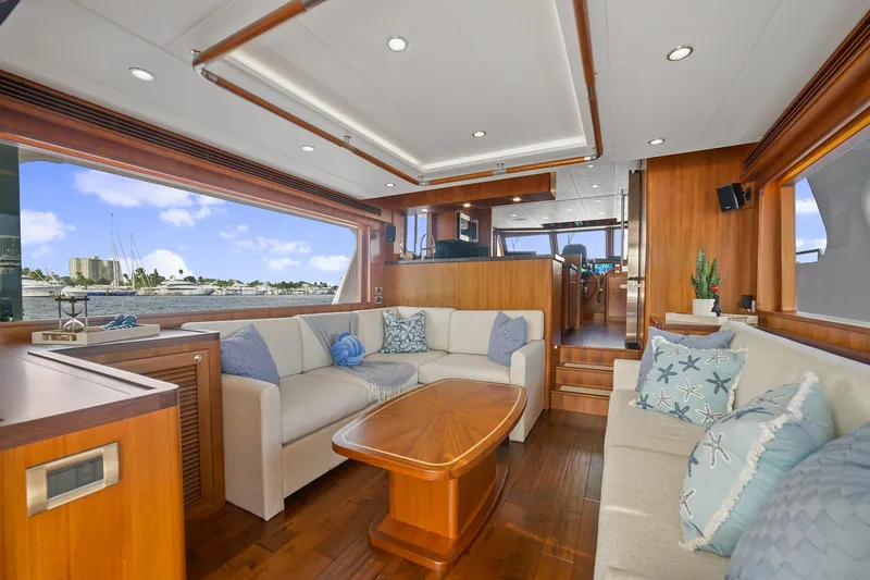 Slide: The Image of Outer Reef 610 Motoryacht 2025 - 11