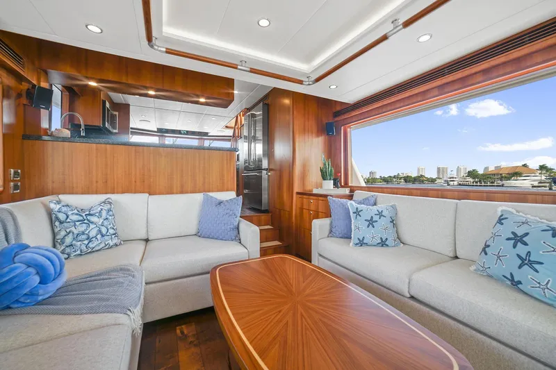 Slide: The Image of Outer Reef 610 Motoryacht 2025 - 12