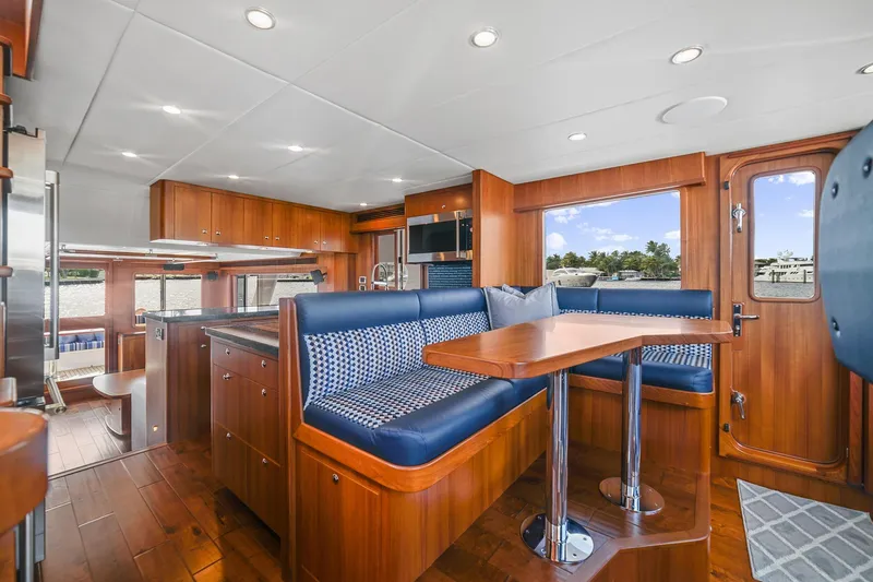 Slide: The Image of Outer Reef 610 Motoryacht 2025 - 16