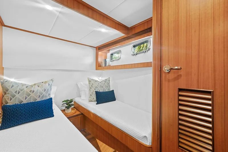 Slide: The Image of Outer Reef 610 Motoryacht 2025 - 34