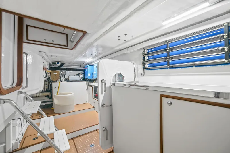 Slide: The Image of Outer Reef 610 Motoryacht 2025 - 37